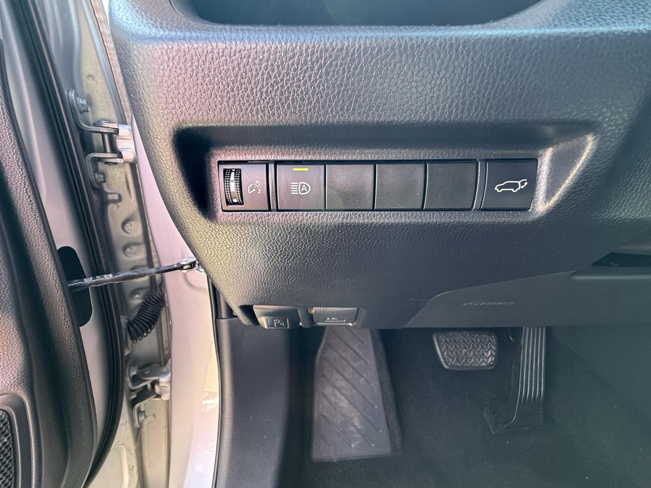 Toyota RAV4 XLE Premium FWD (Natl) 2019