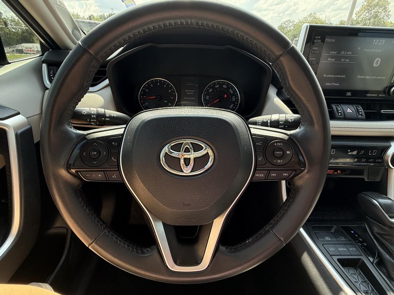Toyota RAV4 XLE Premium FWD (Natl) 2019