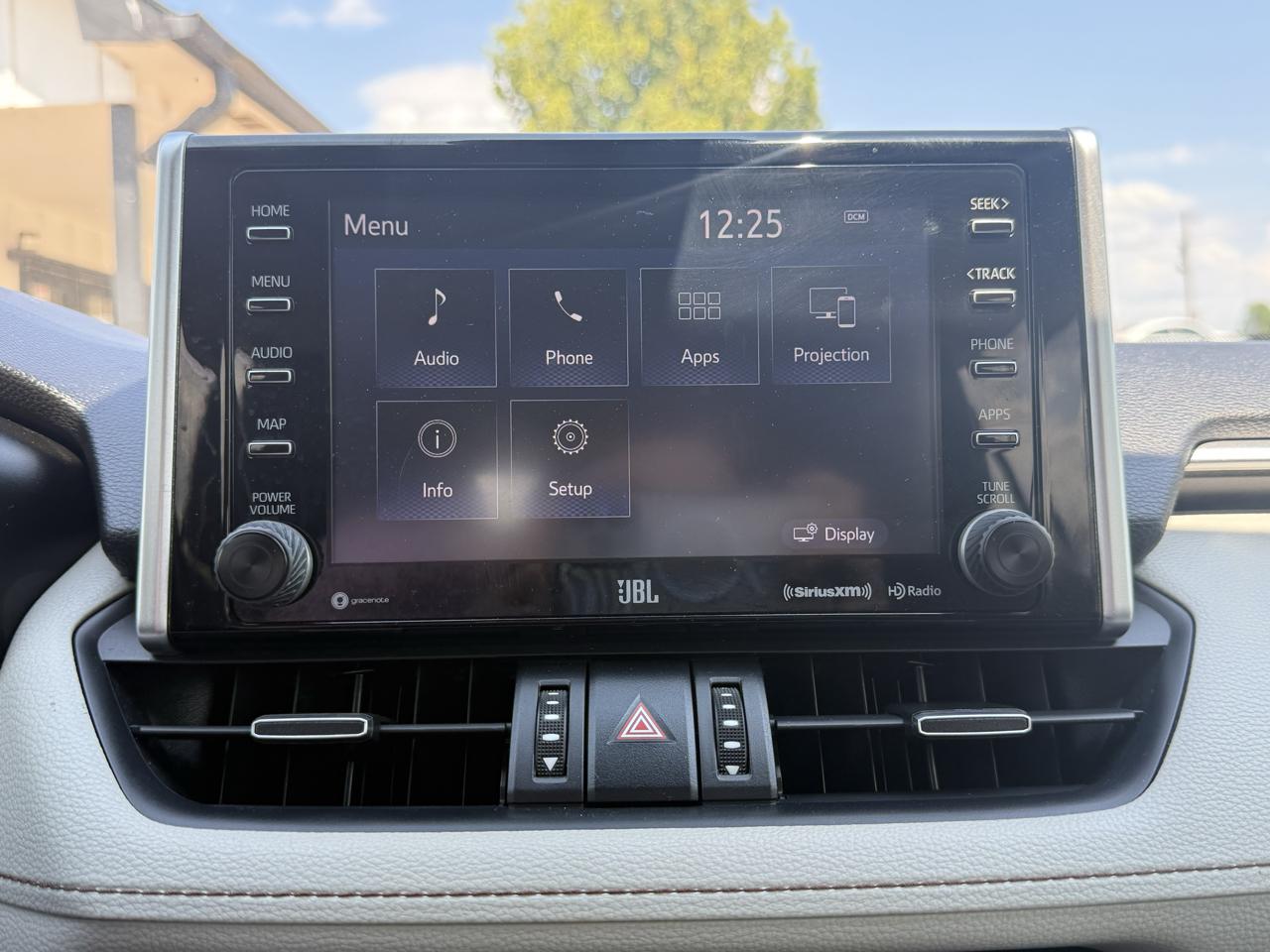 Toyota RAV4 XLE Premium FWD (Natl) 2019