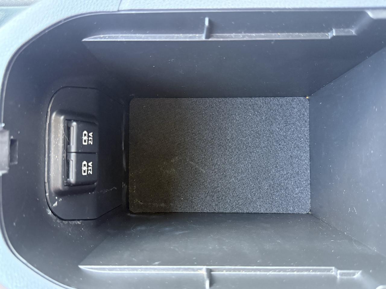 Toyota RAV4 XLE Premium FWD (Natl) 2019