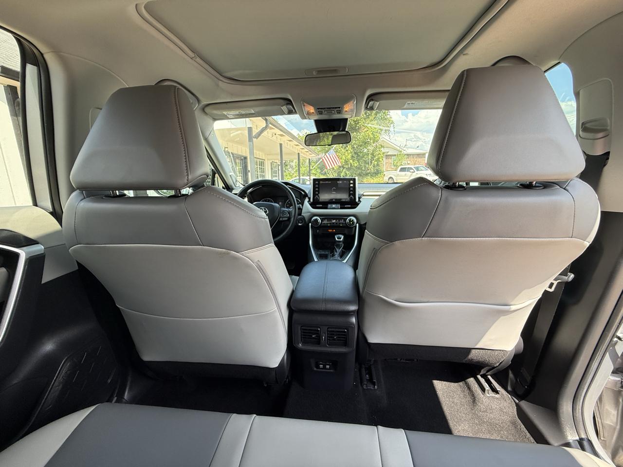 Toyota RAV4 XLE Premium FWD (Natl) 2019