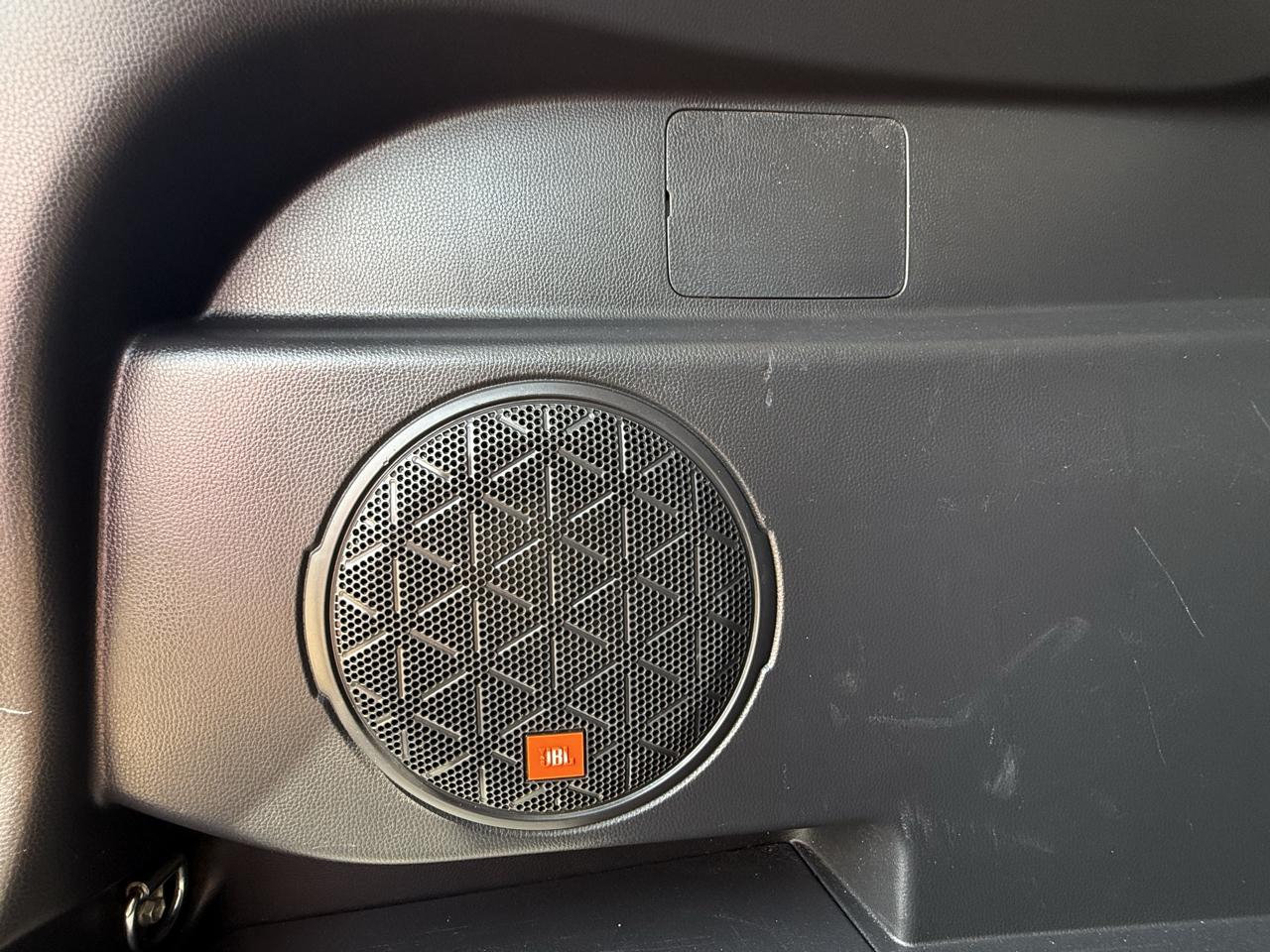 Toyota RAV4 XLE Premium FWD (Natl) 2019