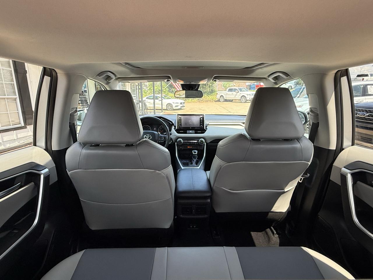 Toyota RAV4 XLE Premium FWD (Natl) 2019
