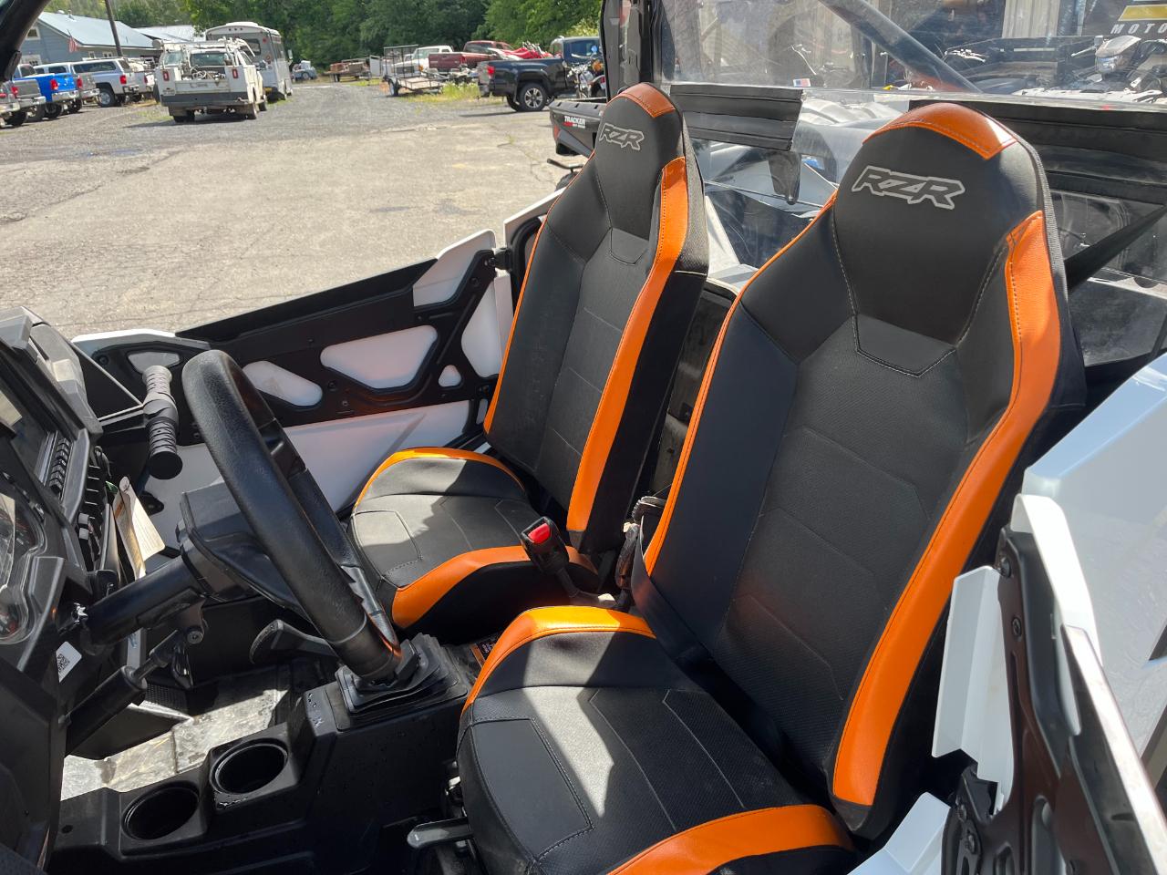 Polaris RZR Trail Ultimate  2024