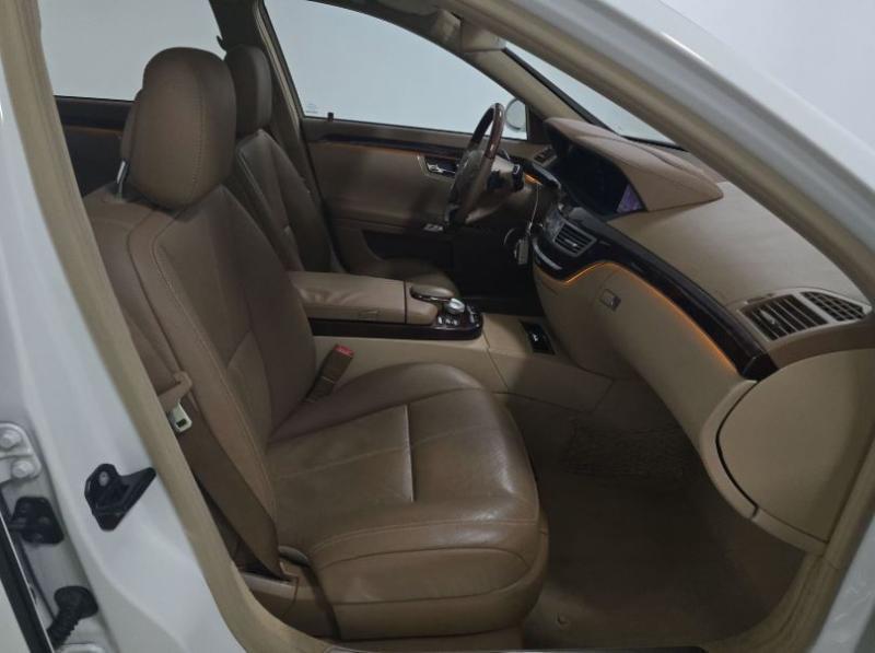 Mercedes-Benz S-Class S550 4MATIC 2009