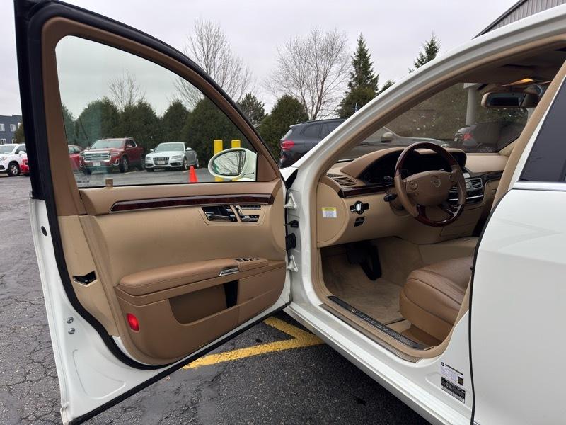 Mercedes-Benz S-Class S550 4MATIC 2009