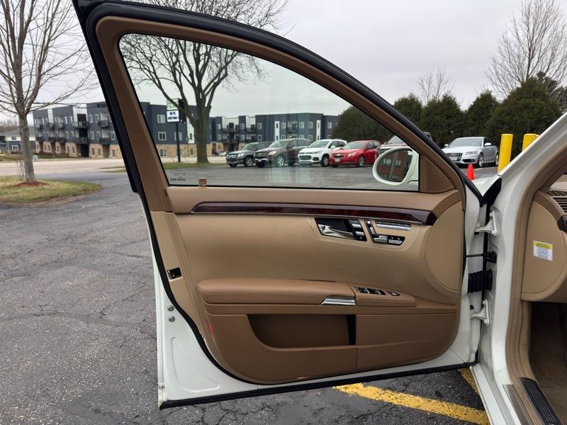 Mercedes-Benz S-Class S550 4MATIC 2009