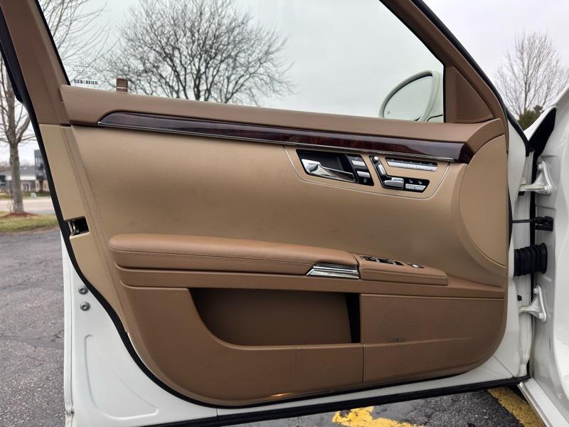 Mercedes-Benz S-Class S550 4MATIC 2009