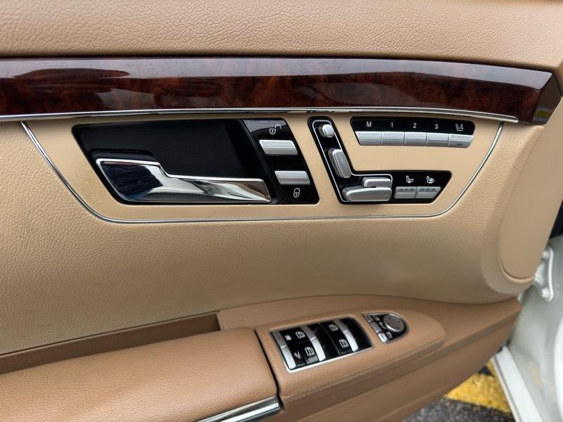 Mercedes-Benz S-Class S550 4MATIC 2009