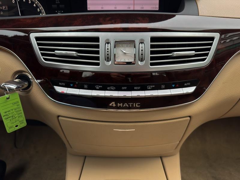 Mercedes-Benz S-Class S550 4MATIC 2009