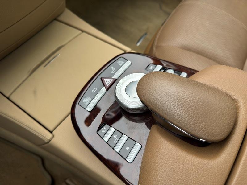 Mercedes-Benz S-Class S550 4MATIC 2009