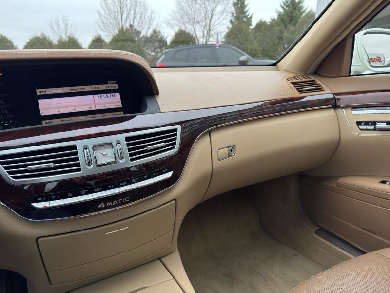 Mercedes-Benz S-Class S550 4MATIC 2009