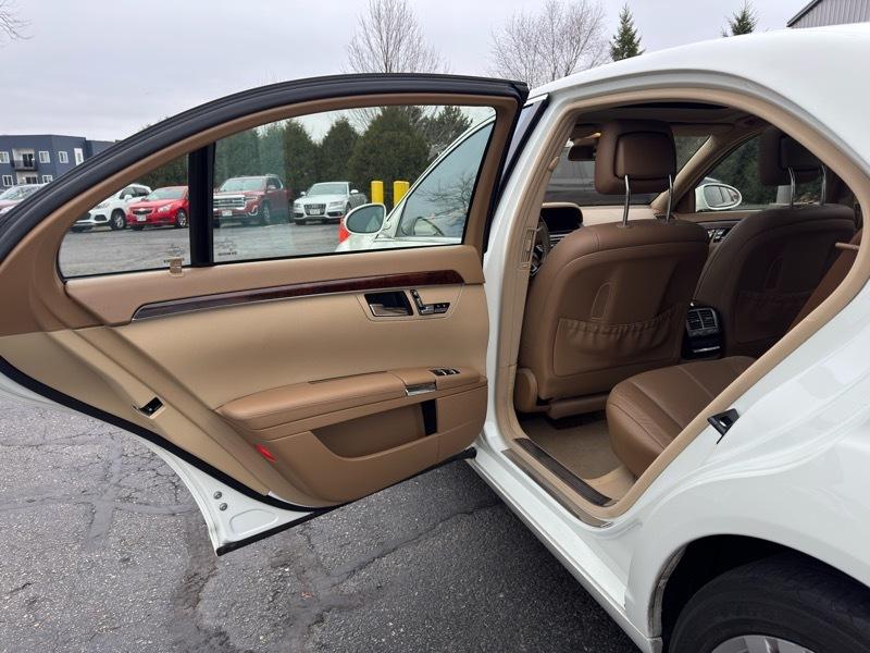 Mercedes-Benz S-Class S550 4MATIC 2009