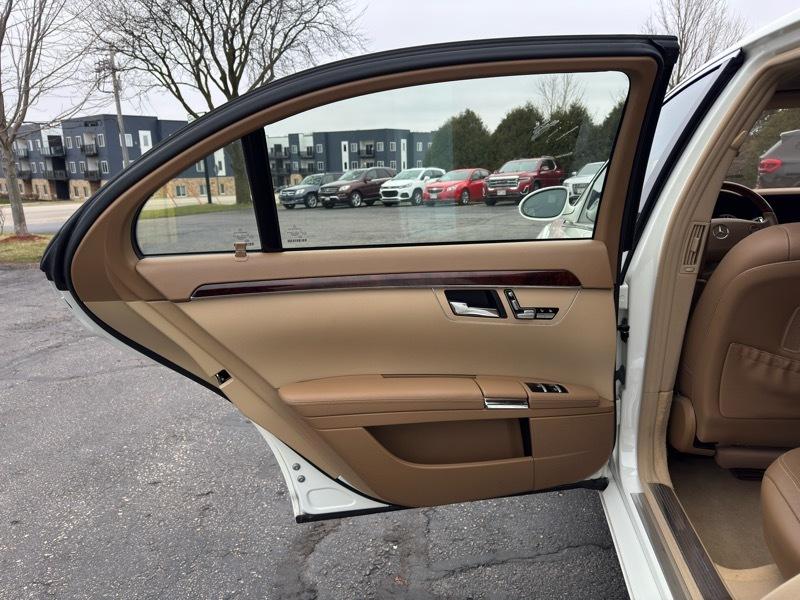 Mercedes-Benz S-Class S550 4MATIC 2009