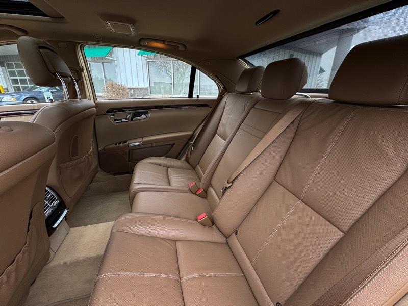 Mercedes-Benz S-Class S550 4MATIC 2009