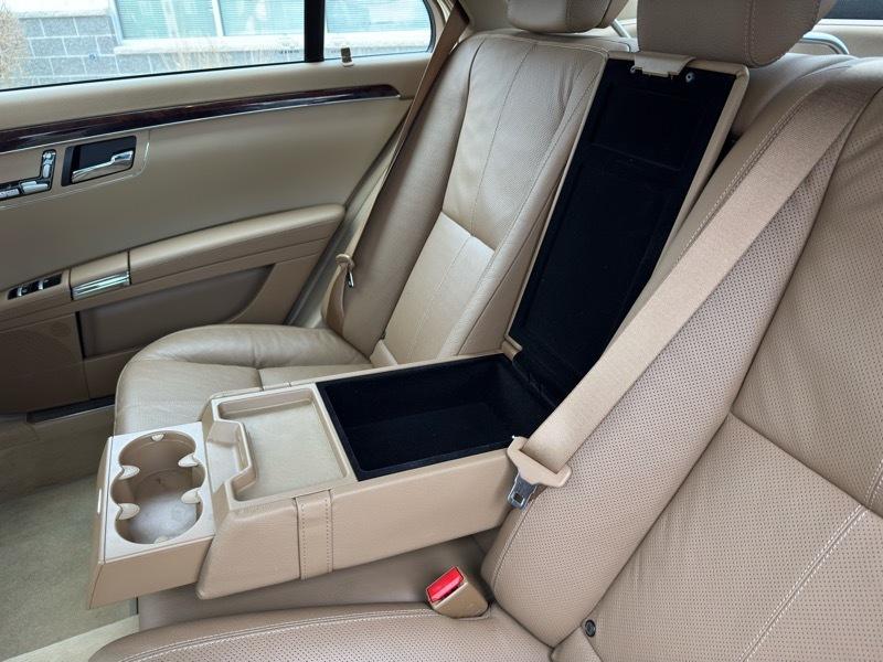 Mercedes-Benz S-Class S550 4MATIC 2009