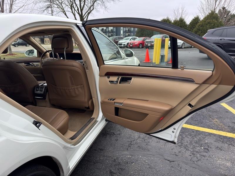 Mercedes-Benz S-Class S550 4MATIC 2009