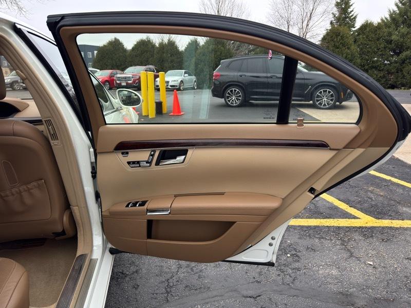 Mercedes-Benz S-Class S550 4MATIC 2009