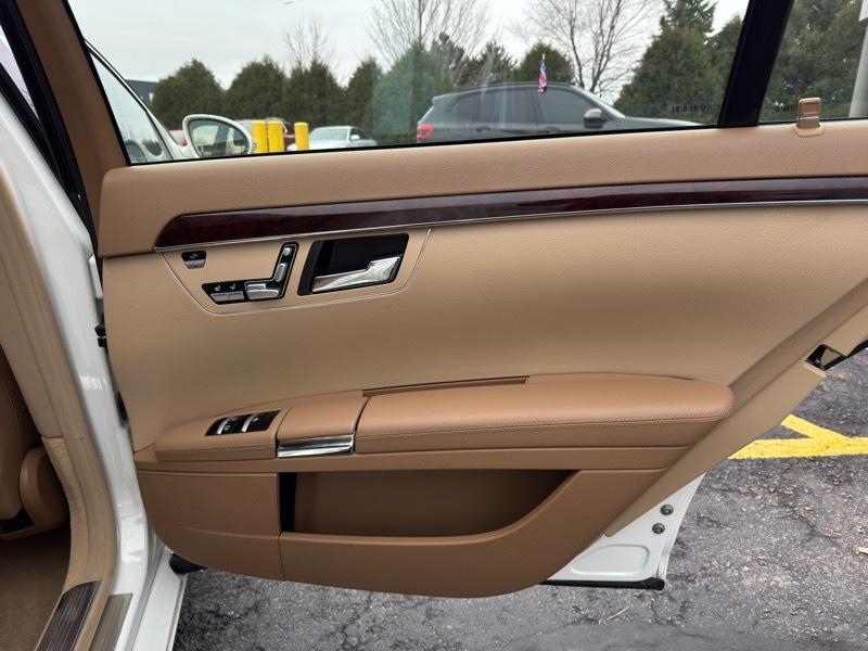 Mercedes-Benz S-Class S550 4MATIC 2009