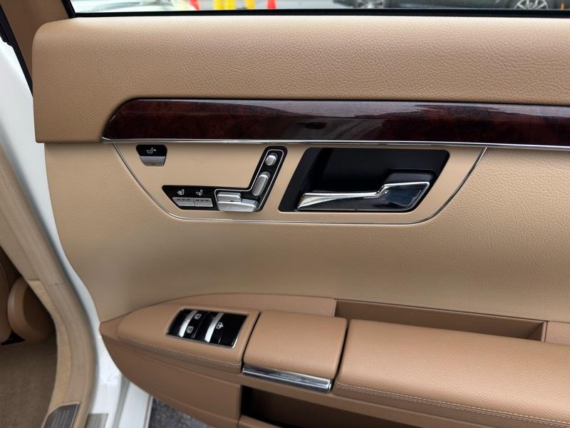 Mercedes-Benz S-Class S550 4MATIC 2009