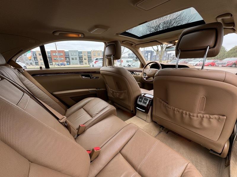 Mercedes-Benz S-Class S550 4MATIC 2009