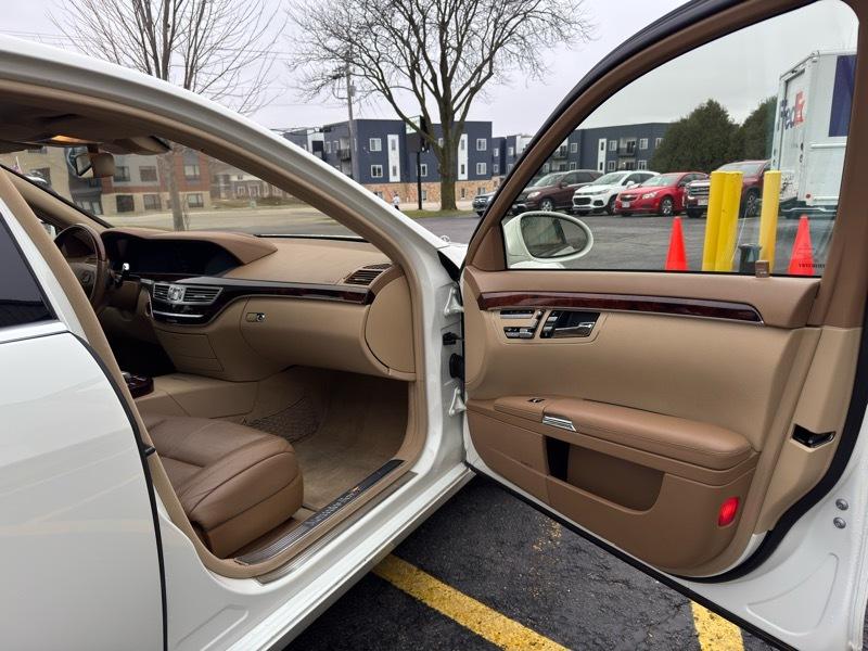 Mercedes-Benz S-Class S550 4MATIC 2009