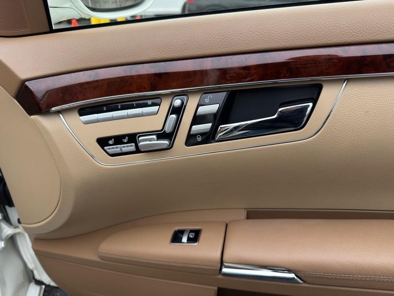 Mercedes-Benz S-Class S550 4MATIC 2009