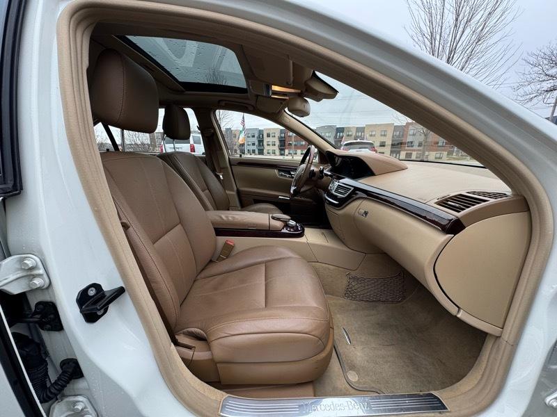 Mercedes-Benz S-Class S550 4MATIC 2009