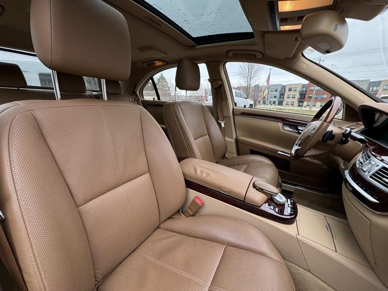 Mercedes-Benz S-Class S550 4MATIC 2009