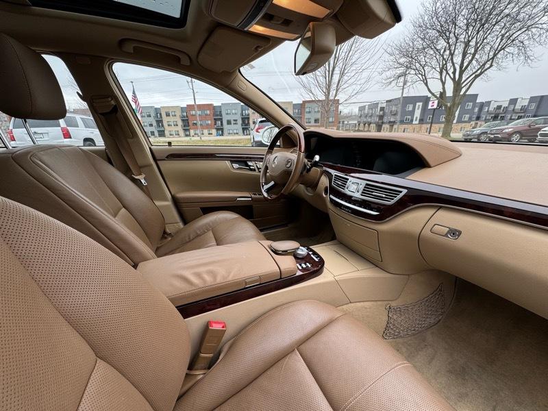 Mercedes-Benz S-Class S550 4MATIC 2009