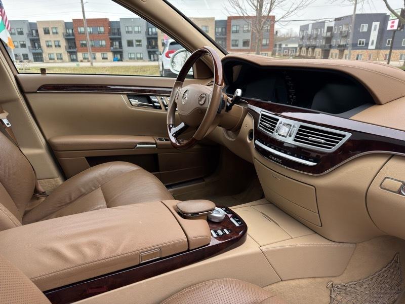 Mercedes-Benz S-Class S550 4MATIC 2009