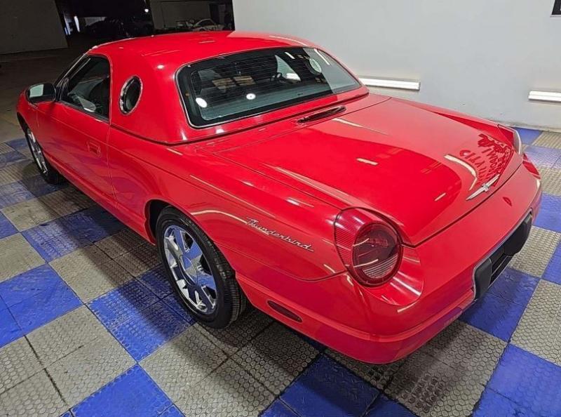 Ford Thunderbird Deluxe 2002