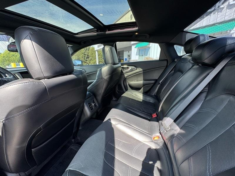 Chrysler 200 S AWD 2015