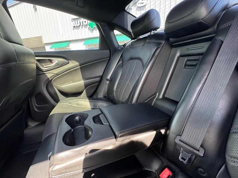 Chrysler 200 S AWD 2015