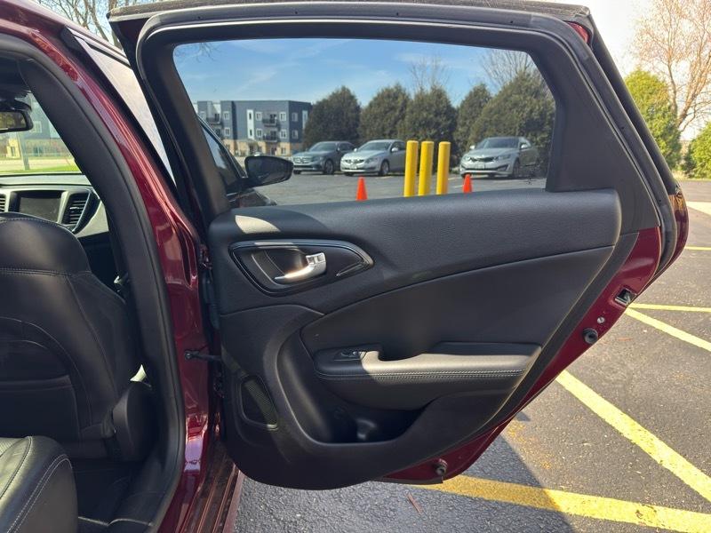 Chrysler 200 S AWD 2015