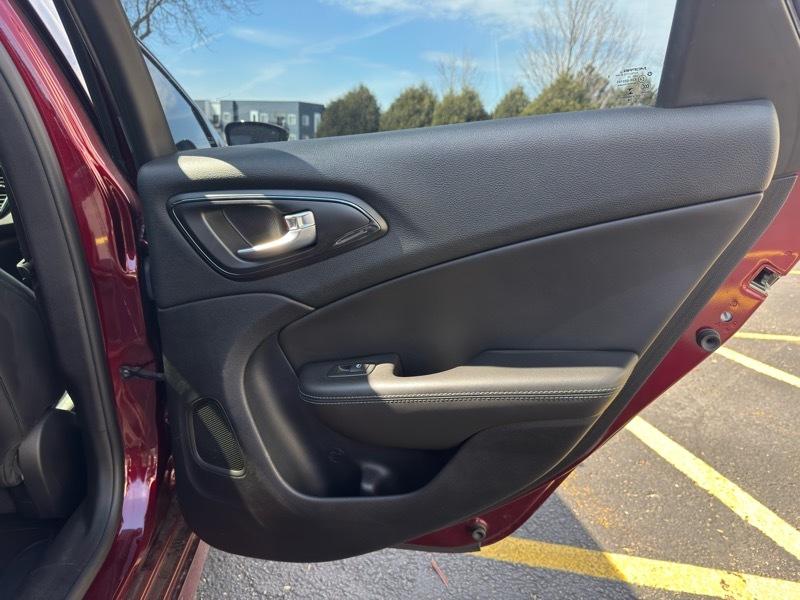 Chrysler 200 S AWD 2015