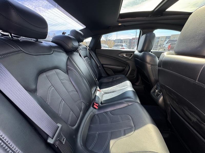 Chrysler 200 S AWD 2015