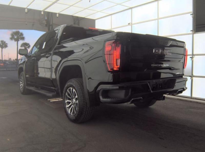 GMC Sierra 1500 AT4 Crew Cab Long Box 4WD 2019
