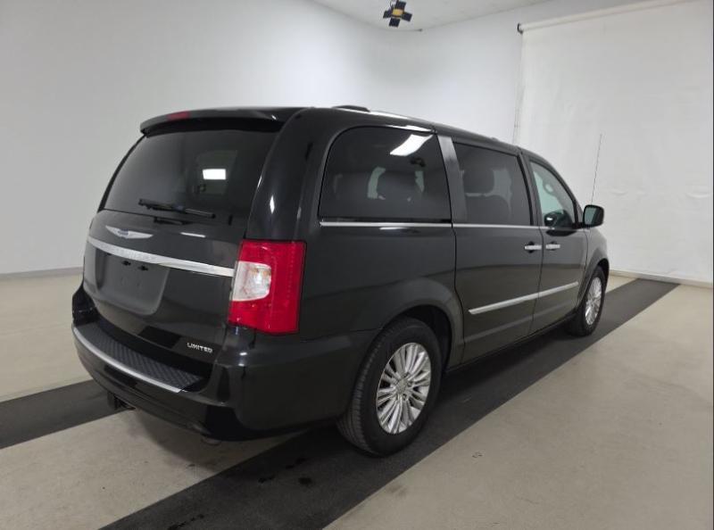 Chrysler Town & Country Limited Platinum 2015