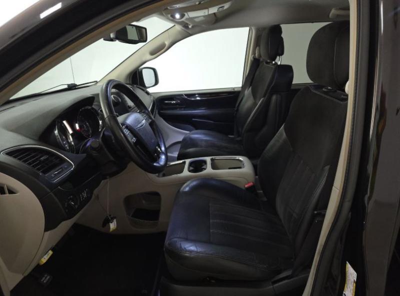 Chrysler Town & Country Limited Platinum 2015