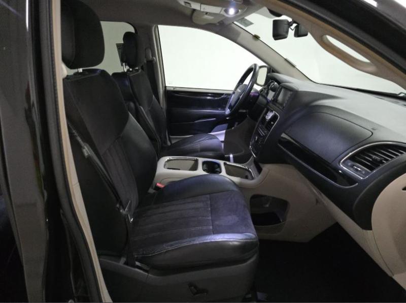 Chrysler Town & Country Limited Platinum 2015