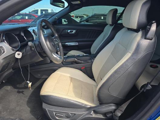 Ford Mustang GT convertible 2017