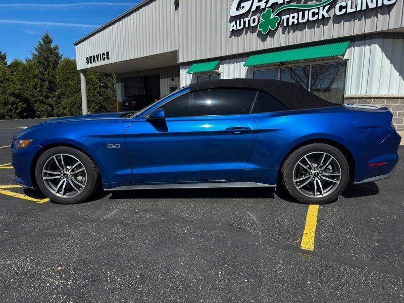 Ford Mustang GT convertible 2017