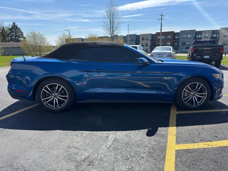 Ford Mustang GT convertible 2017