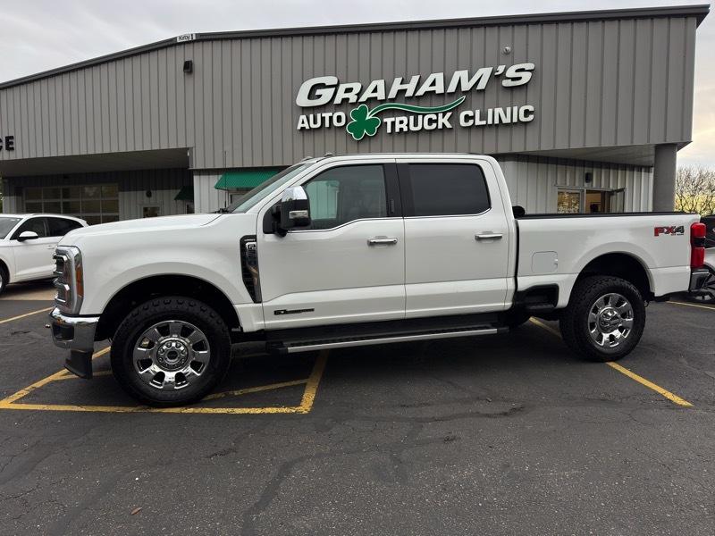 Ford F-350 SD King Ranch Crew Cab Long Bed 4WD 2023