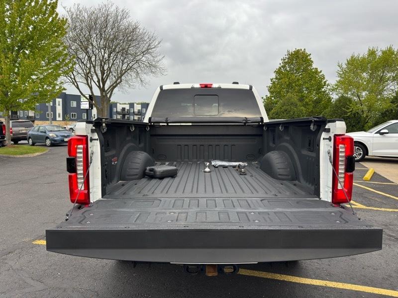 Ford F-350 SD King Ranch Crew Cab Long Bed 4WD 2023