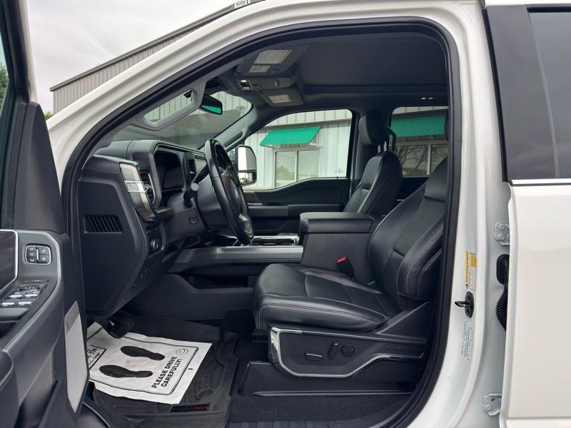 Ford F-350 SD King Ranch Crew Cab Long Bed 4WD 2023