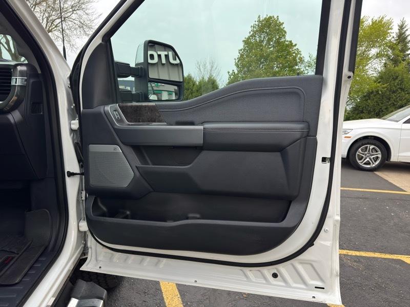 Ford F-350 SD King Ranch Crew Cab Long Bed 4WD 2023