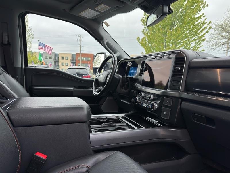 Ford F-350 SD King Ranch Crew Cab Long Bed 4WD 2023