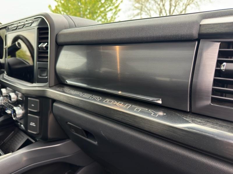 Ford F-350 SD King Ranch Crew Cab Long Bed 4WD 2023
